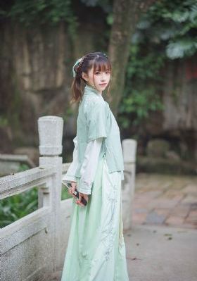 亲吻祖国