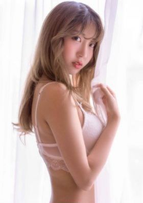 小峰由衣